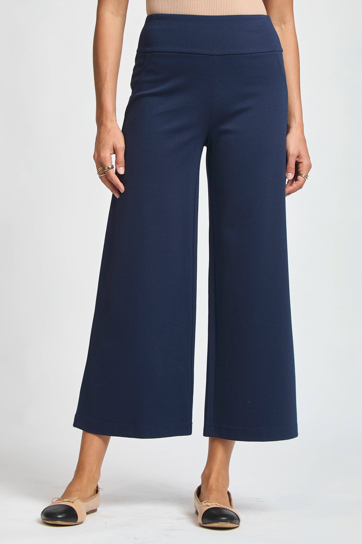 Magic Wide Cropped Pants