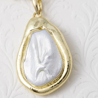 Teardrop Pearl Pendant Necklace