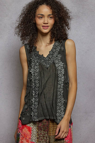 Sleeveless Floral Lace Top